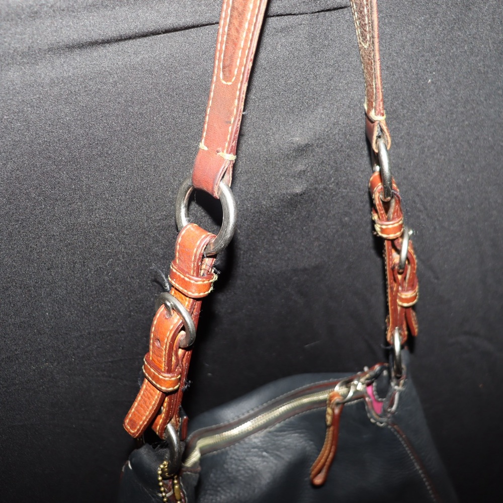 Vintage coach bag from the 1900,s the heather is in very good condition